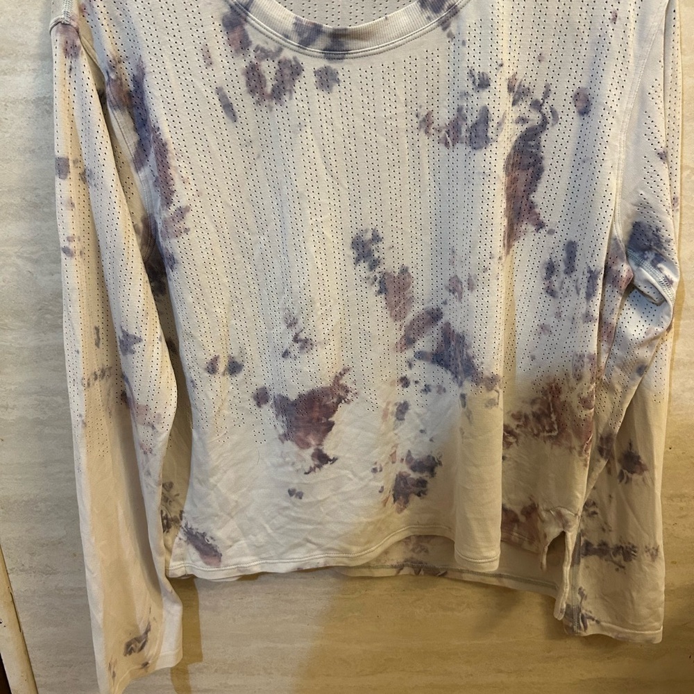 Lululemon Meant To Move Long Sleeve.